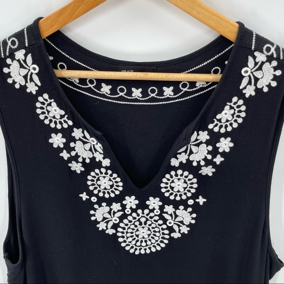 Grace Elements Black Dress With White Floral Embroidery and Silver Details 1X - Picture 4 of 5